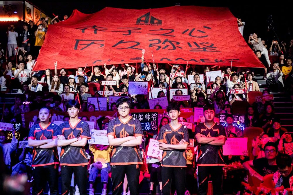 LNG Esports 和 Top Esports 在 LPL Split 2 2025 中获得胜利