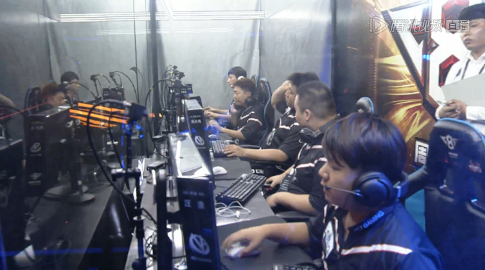 FURIA Esports 在 IEM 成都 2025 中荣获冠军头衔