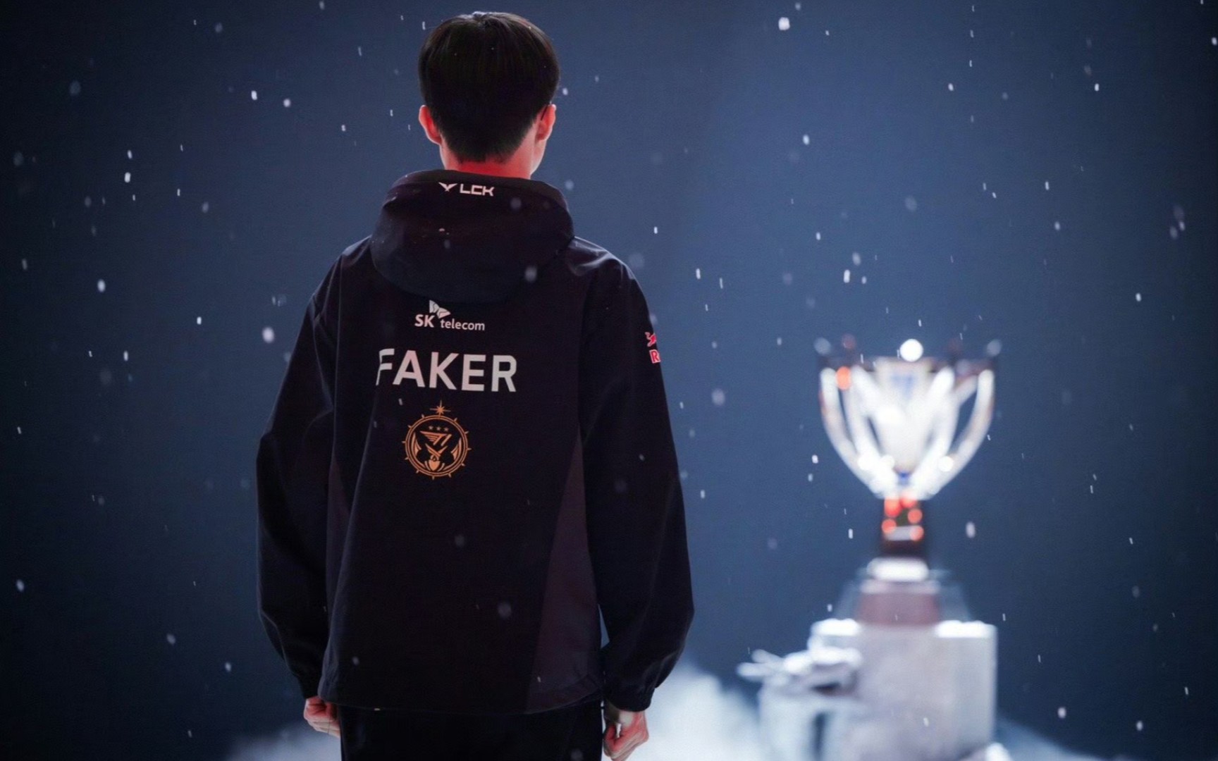 EDG发布了第一阶段阵容：Wink与四名新队员留队